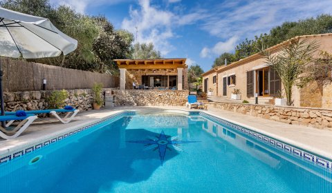 Gemütliche Finca mit Pool auf idyllischem Grundstück in ruhiger Lage