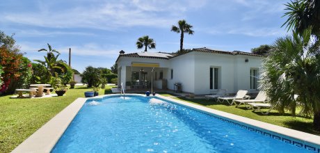 Modern & comfortable villa with private pool