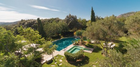 Beautiful villa with breathtaking panoramic views over the bay of Puerto Pollença, pool & jacuzzi