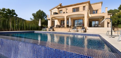 Modern villa with breathtaking panoramic views, pool & table tennis
